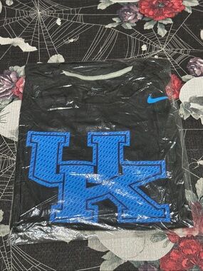 NWT 2013 NIKE DRI-FIT UNIVERSITY OF KENTUCKY WILDCATS HYPER LEGEND LOGO MENS M L